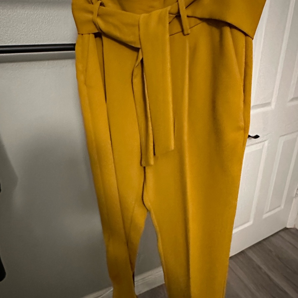 Zara - Elegant Mustard Yellow Women's Slacks